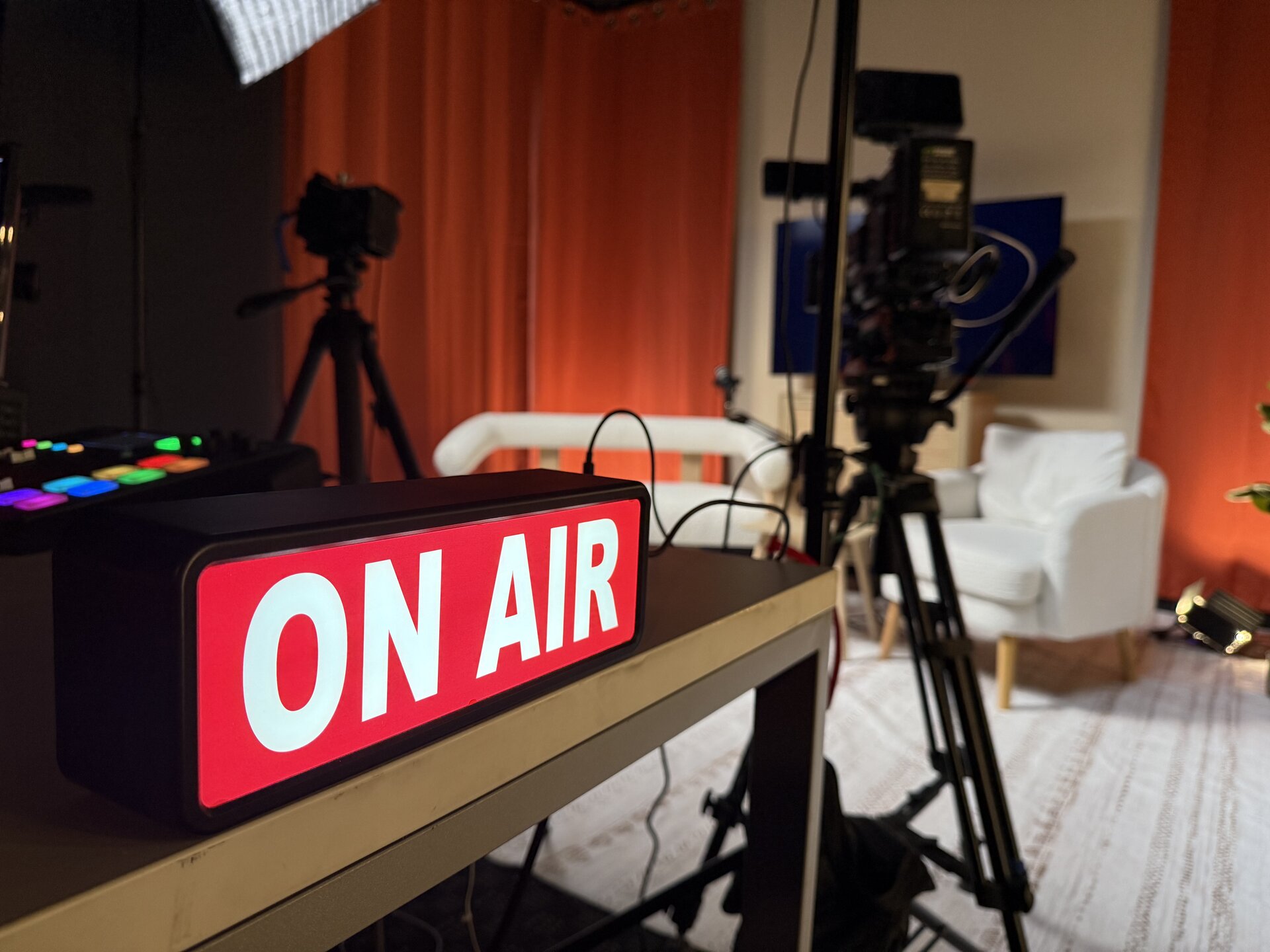 ON AIR sign